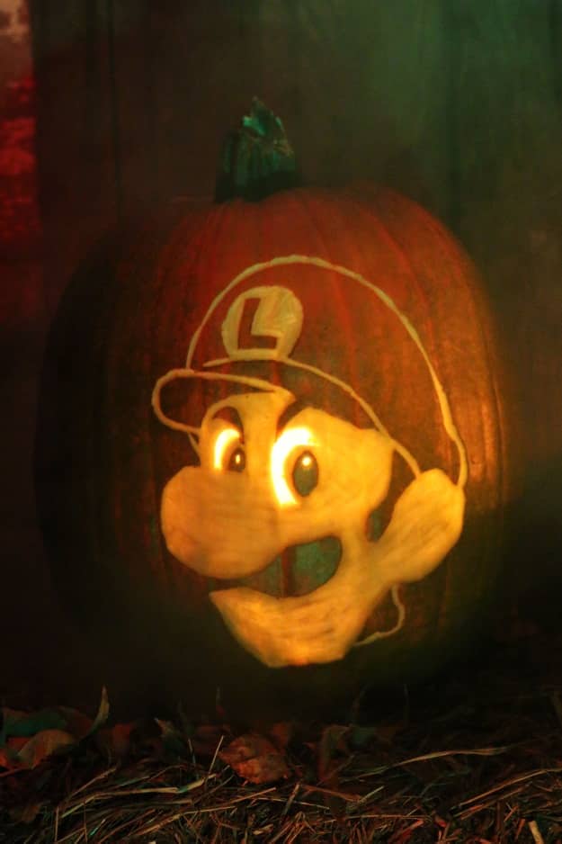 luigi-death-stare-pumpkin