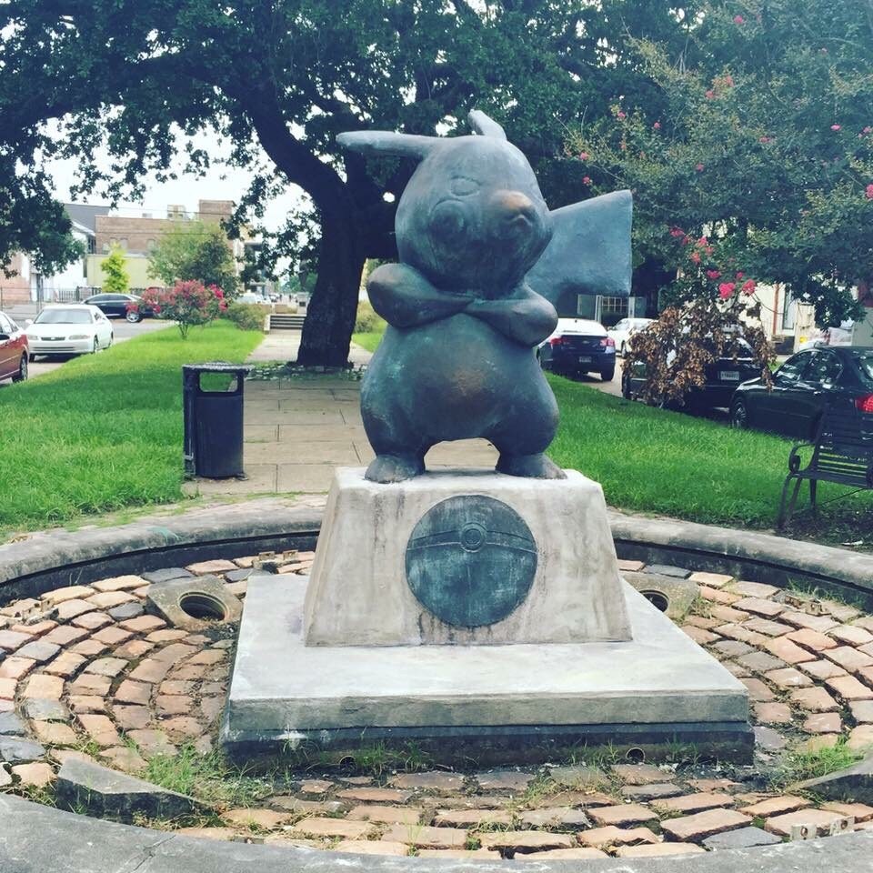 pikachu-statue-photo